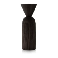 Shape cone vas, Svartbetsad ek