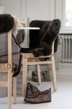 Shepherd fårskinn Ella, mörkbrun