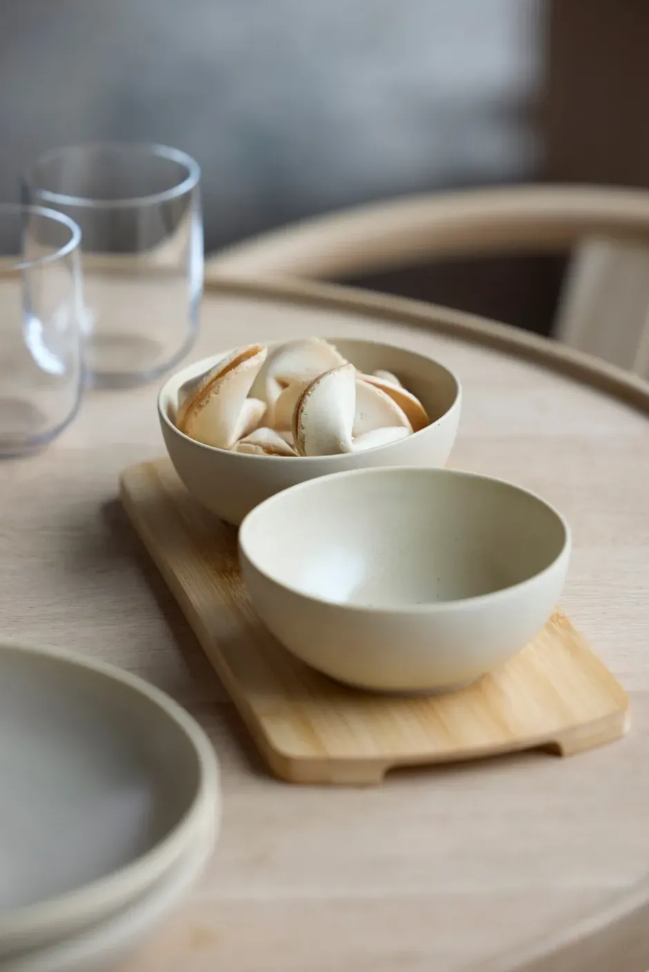 Shoku bambubricka med 2 skålar, Beige