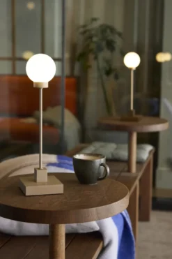 Snowball portabel bordslampa 33 cm, Mässing