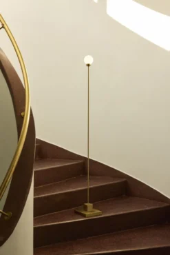 Snowball portabel golvlampa 122 cm, Mässing