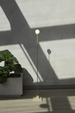 Snowball portabel golvlampa 122 cm, Mässing
