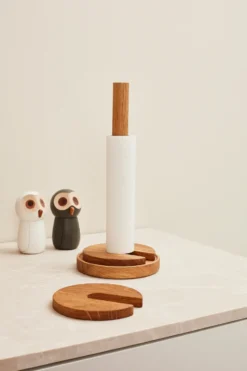 Stack hushållspappershållare, Ek