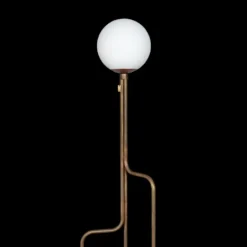Strapatz golvlampa, rå mässing/matt vit