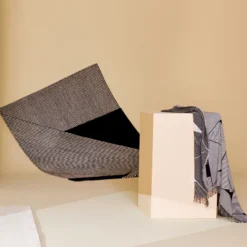 Stripes ullmatta svart, 170x240 cm