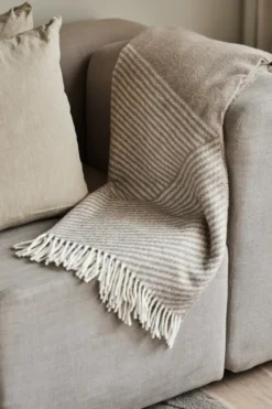 Stripes ullpläd 130x185 cm, Beige