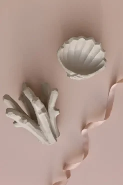 The Clam Shell skulptur 13 cm, Limestone