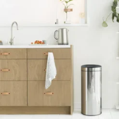 Touch Bin soptunna 30 liter, brilliant steel (silver)