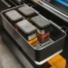 Traeger Pop-And-Lock™ L/XL förvaringshylla, Svart