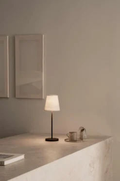 Tyra table portable bordslampa Ø14 cm, Coffee