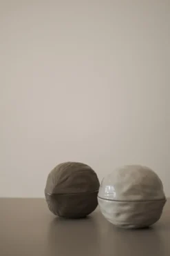 Walnut skål med lock, Dust