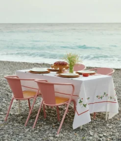 Wild Strawberry bordsduk, Red, 350x150 cm