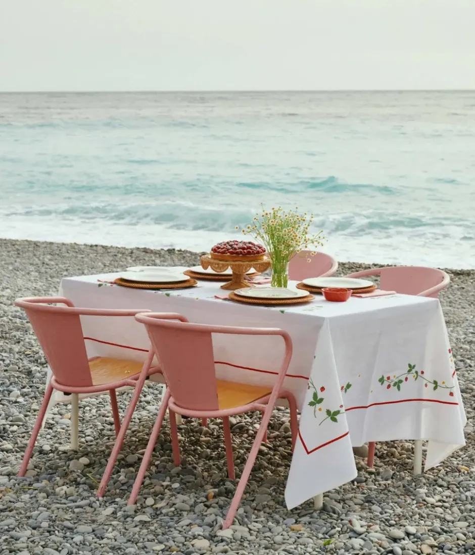 Wild Strawberry bordsduk, Red, 250x150 cm
