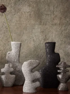 Yara vas large, Rustic Iron